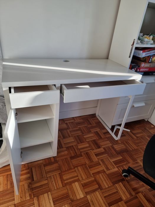 SECRETARIA + CADEIRA – Conjunto em Bom Estado