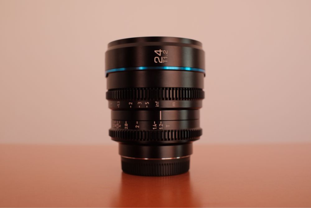 Lente Sirui 24mm T1.2 - Nightwalker Series