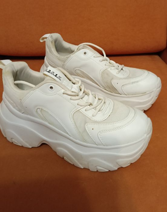 Sprzedam sneakersy bershki rozmiar 41