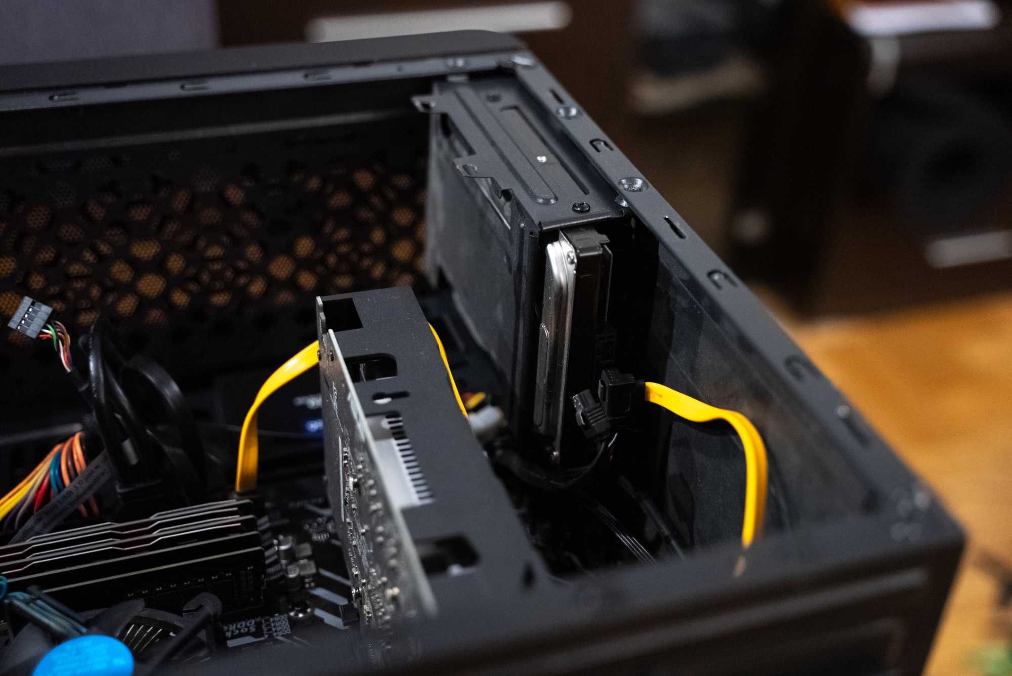 KOMPUTER z procesorem i7 - 64GB RAM DDR4 - karta GTX 1050TI 4GB