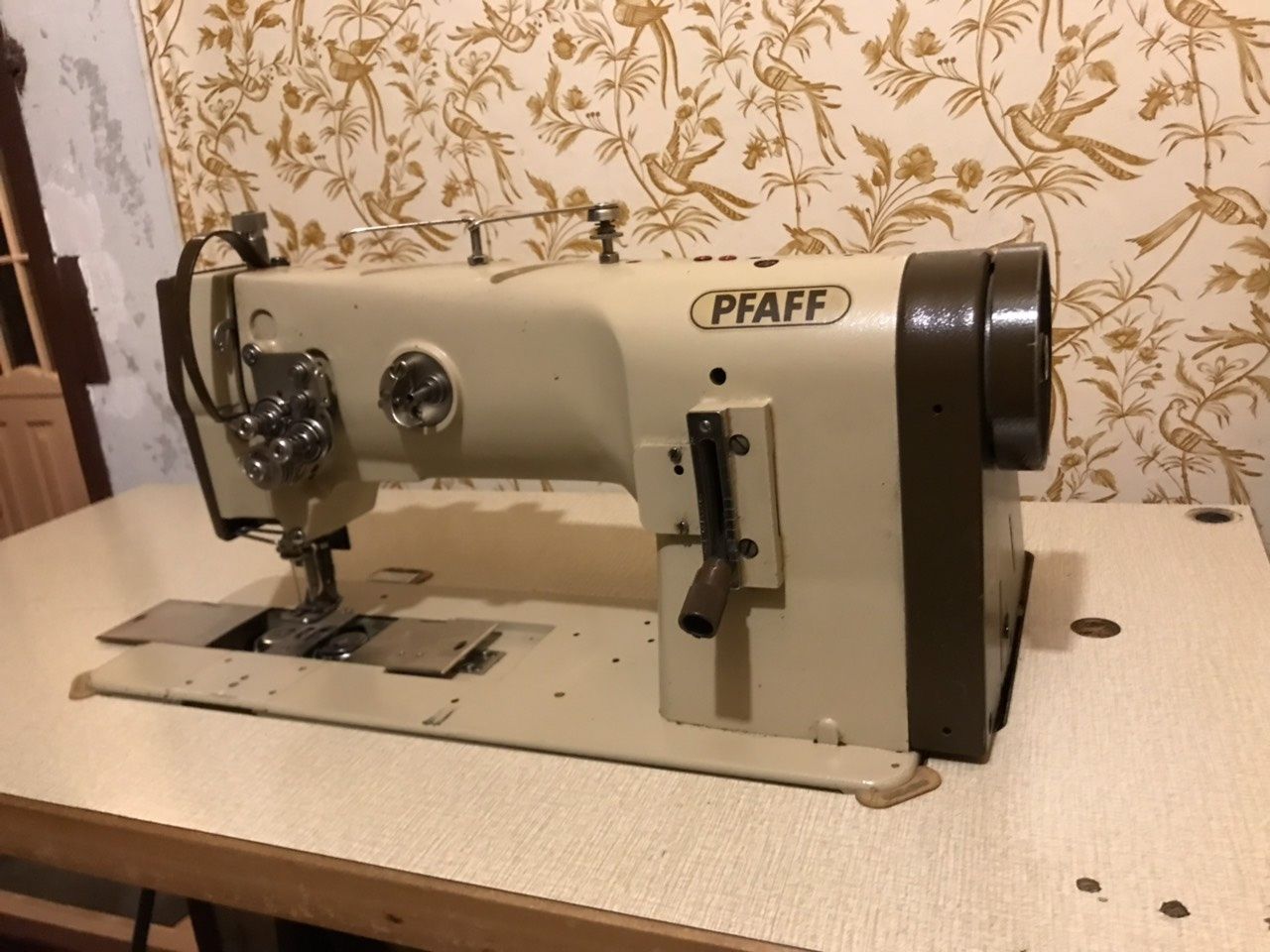 Двоголкова машина Typical GC 20676, Durkopp-adler 767, Pfaff 1246 .