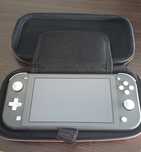 Nitendo Switch Lite com mala e proteção de vidro COMO NOVA!
