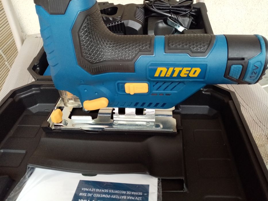 Akumulatorowa wyrzynarka z ładowarką+akumulator+walizka Nowa okazja