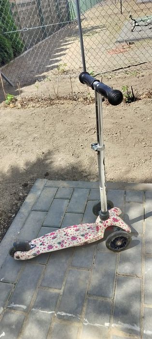 Hulajnoga dziecięca do 5 lat że świecącymi kółkami