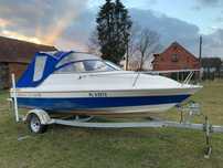 Łódź motorowa kabinowa Bayliner