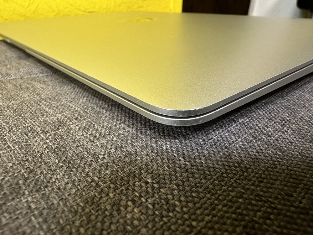 MacBook Air 13” A2337 M1/8/256 Silver