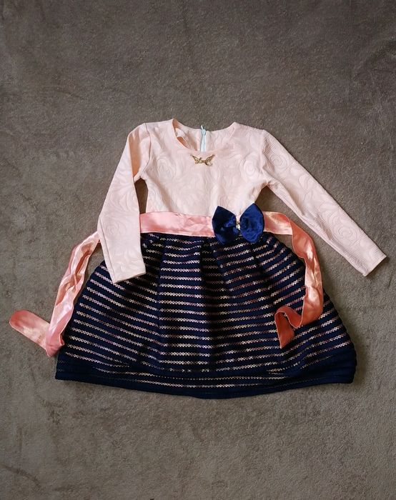 Плаття на дівчинку