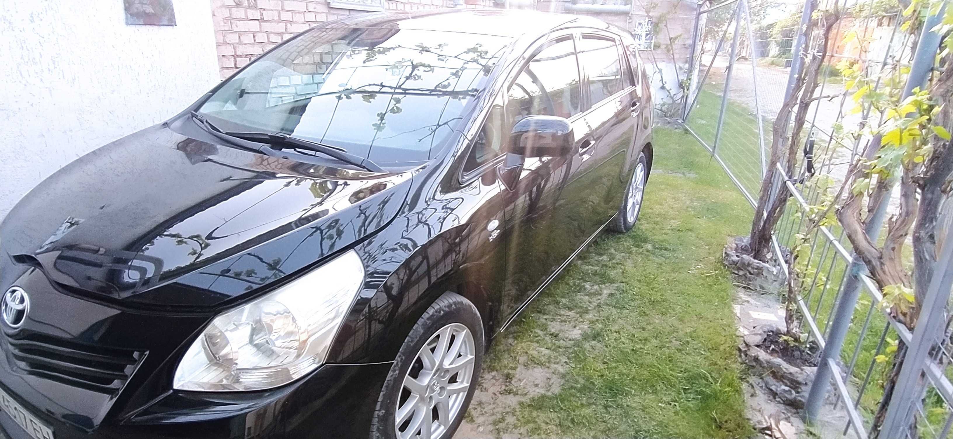 Проадам автомобіль Toyota Verso