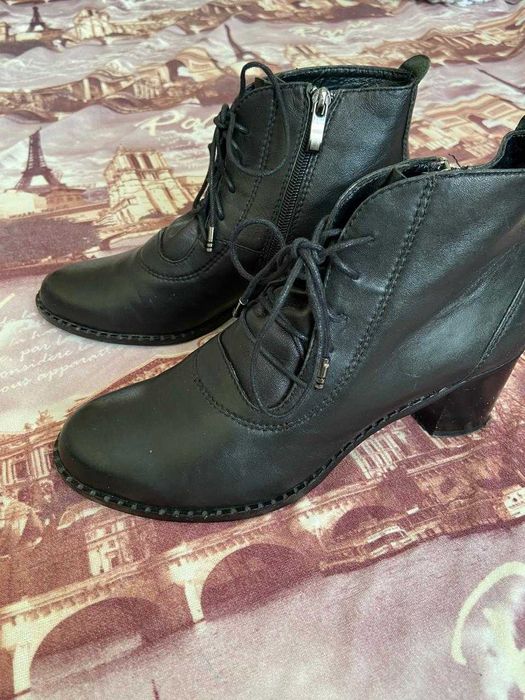 Черевики жіночі. Шкіряні. 39 розмір. Сезон весна-осінь. Каблук 6 см.