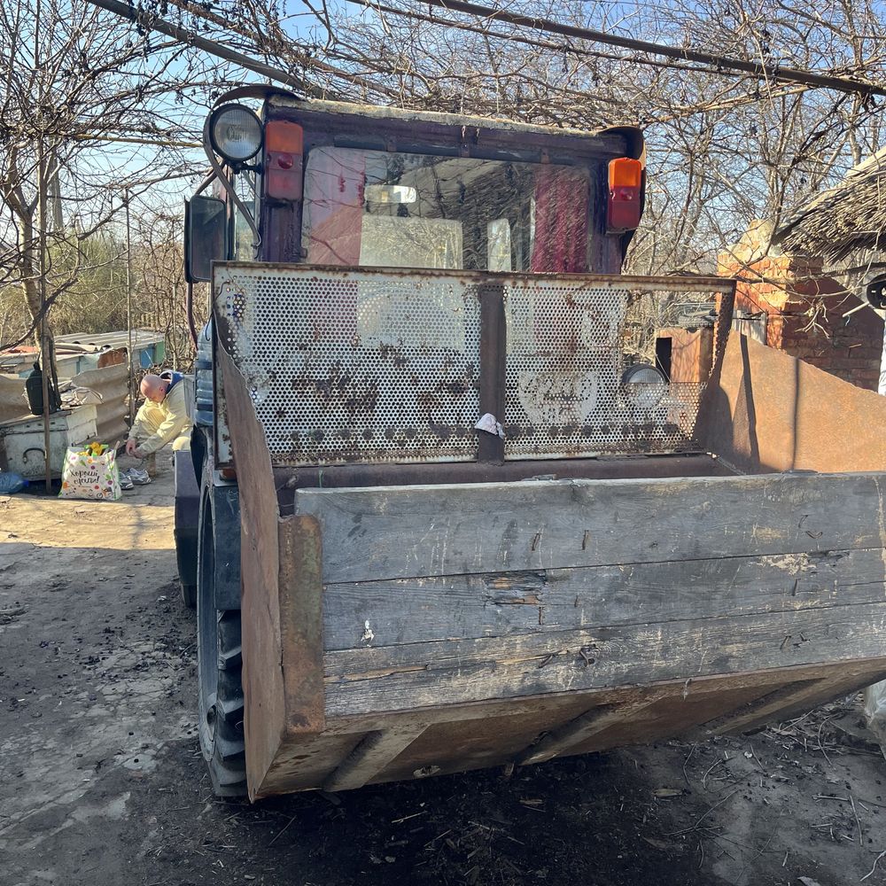 Продам трактор дт-20 с новой задней резиной,весь обслуженый,