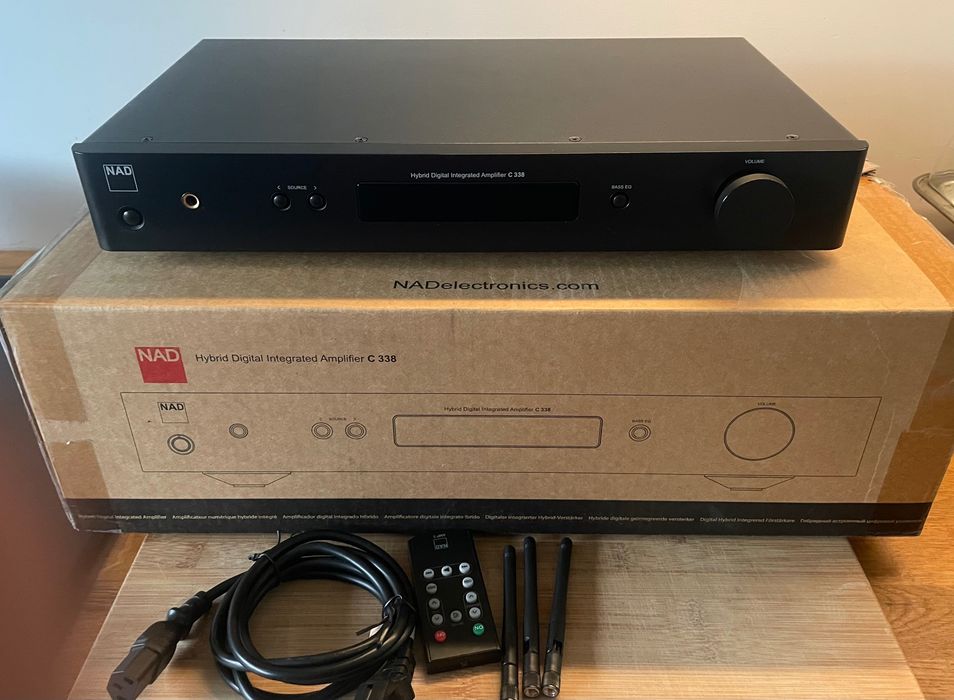 NAD338 wzmacniacz zintegrowany stereo