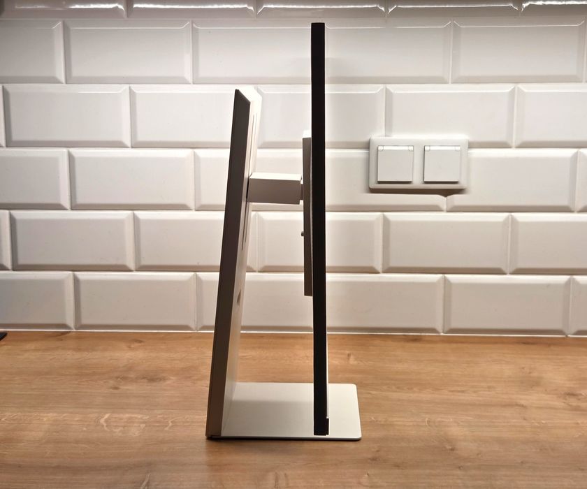 Samsung 4K Smart Monitor M8 27" z Wi-Fi Bluetooth 3840x2160p