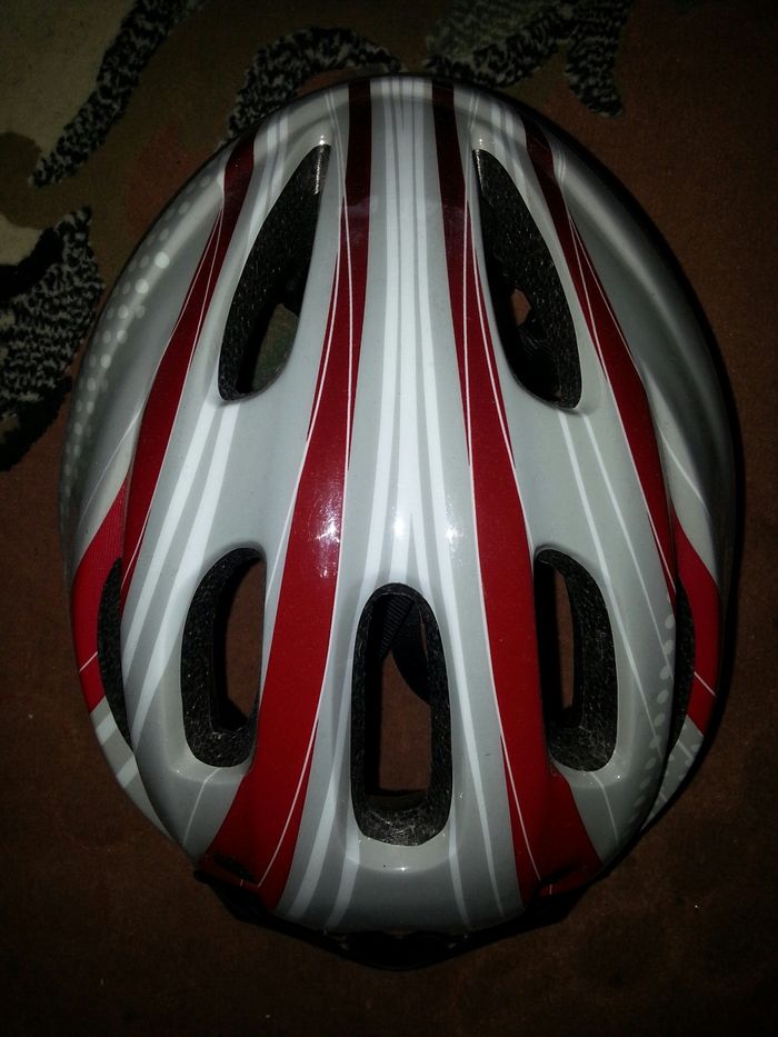 Nowy kask rowerowy.