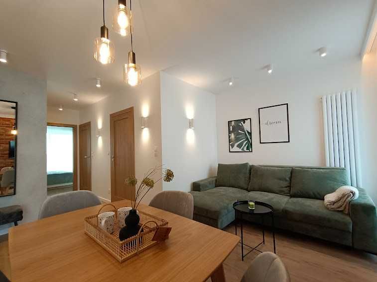 Przestronny apartament, 2 balkony, parking, komórka, koło Domaru