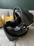 Fotelik samochodowy Cybex Aton M z bazą Isofix