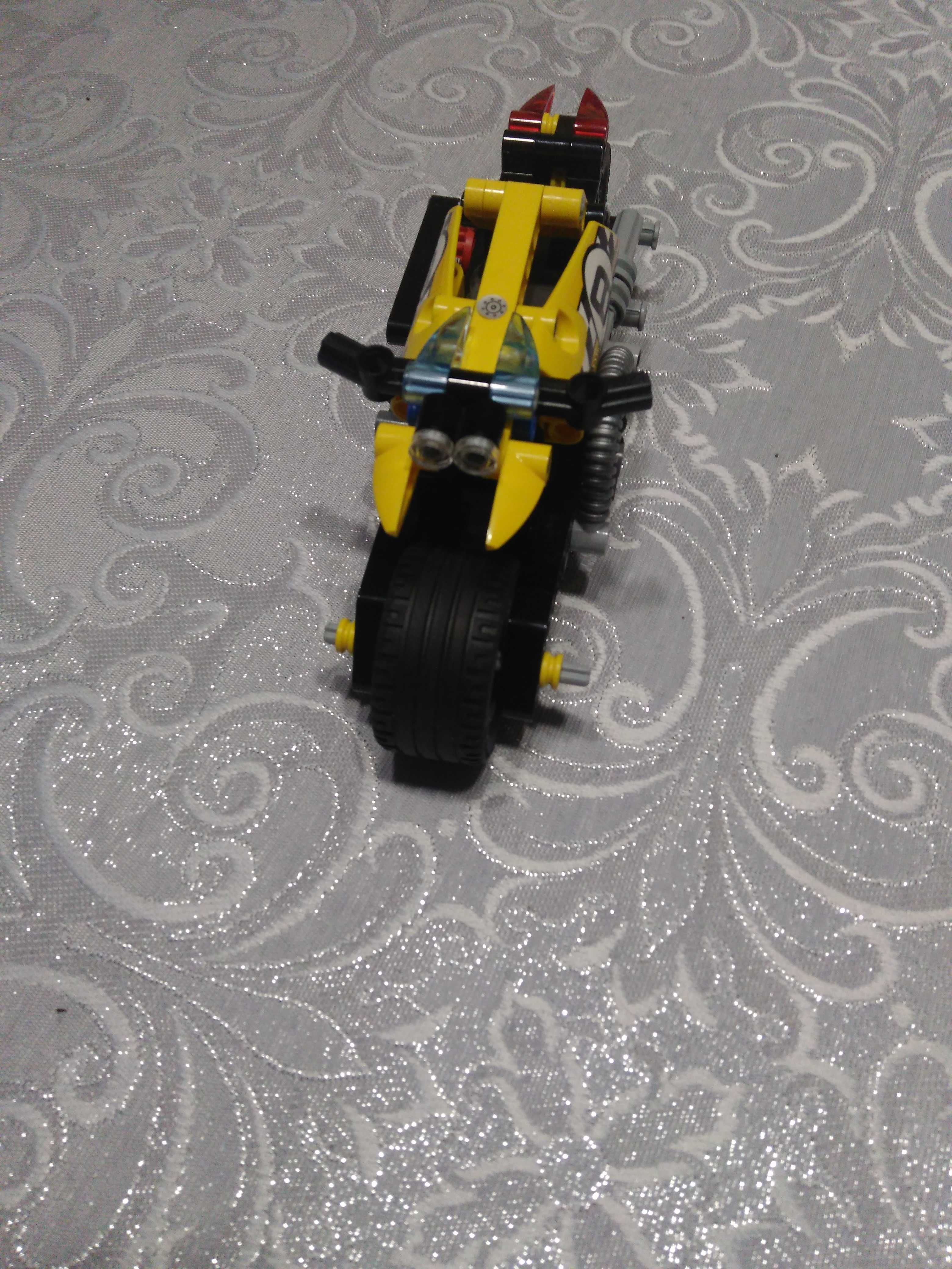 klocki LEGO technic nr 42058 motocykl kaskaderski pull back