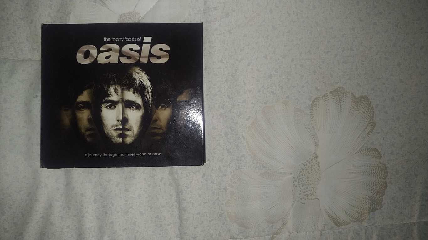 The Many Faces of Oasis - 6 Euros