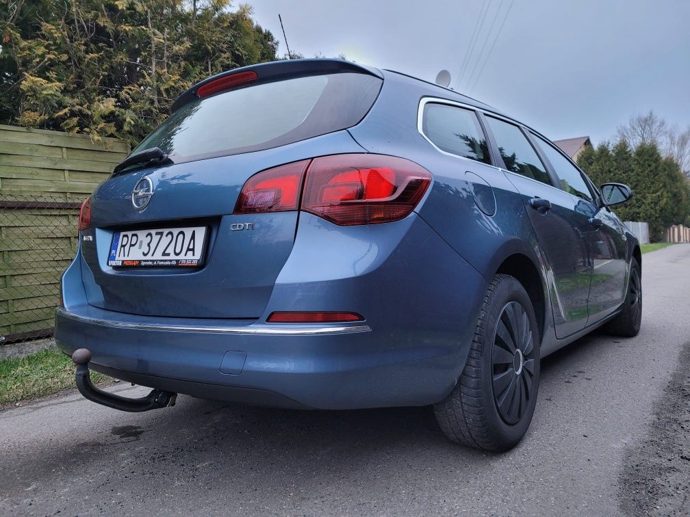 Opel Astra J 2016rok 1.6CDTI 183.300 km ecoflex Skóry Nowy rozrząd