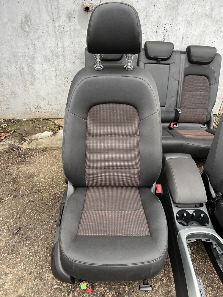 Салон, сиденья Audi Q-5