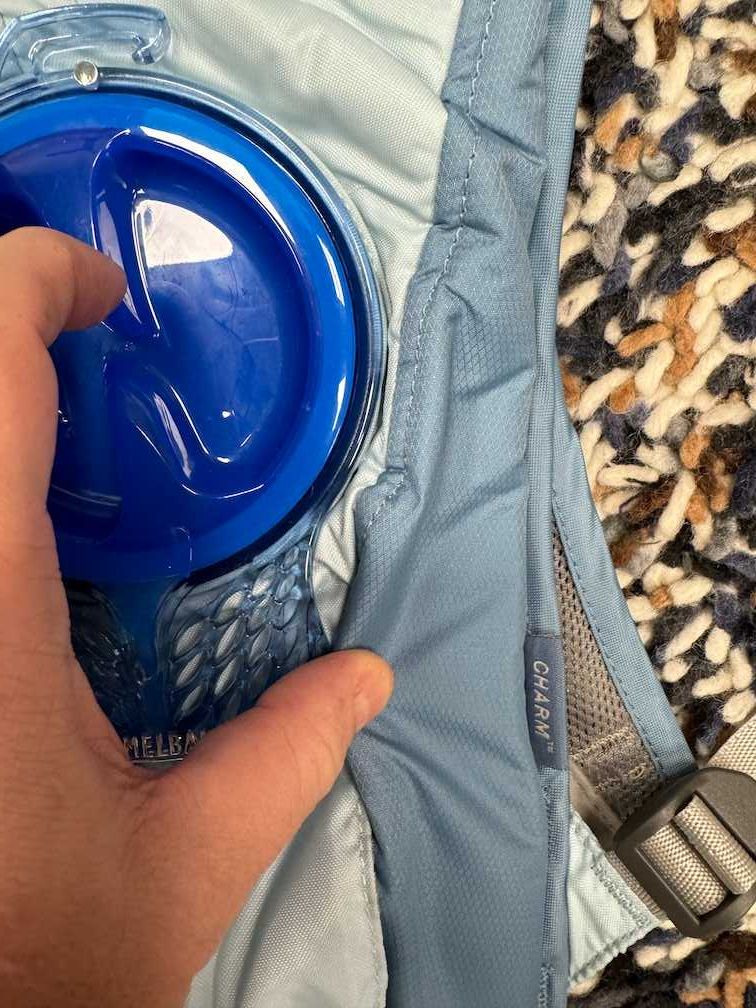 Mochila de Hidratação Camelback Charm Cinza 1,5L Em Perfeito Estado