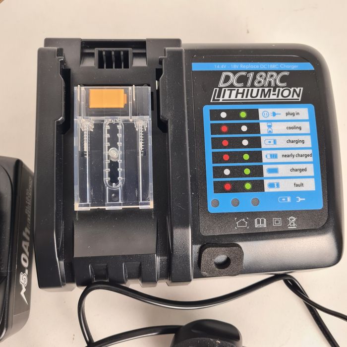 Зарядка та акумулятор для Makita