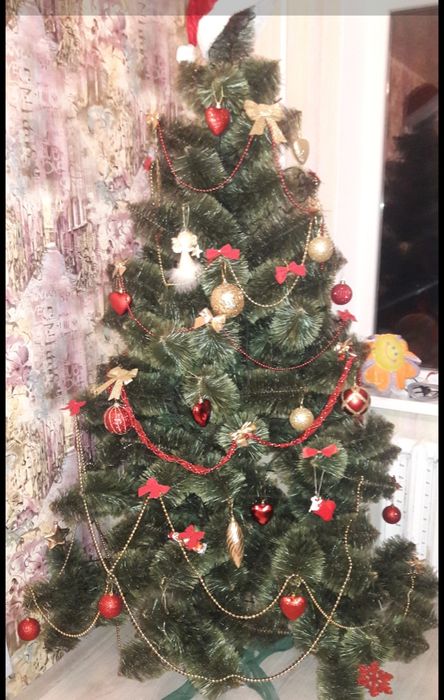 Ялинка штучна 2.1 м.