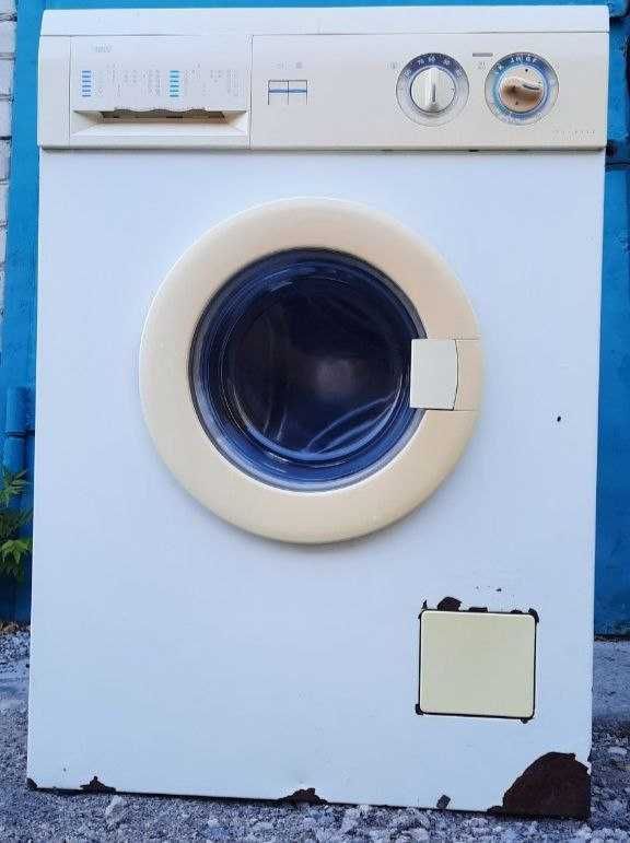 Стиральная машина Zanussi FL822C.