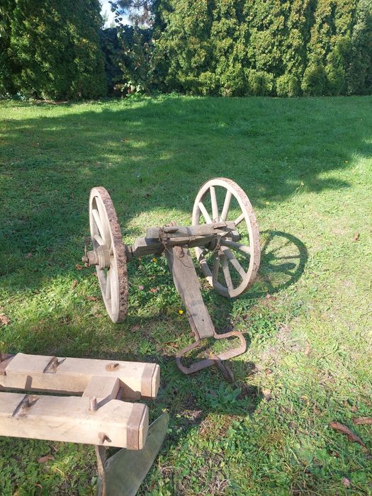 Stare kolca do pługa koła drewniane