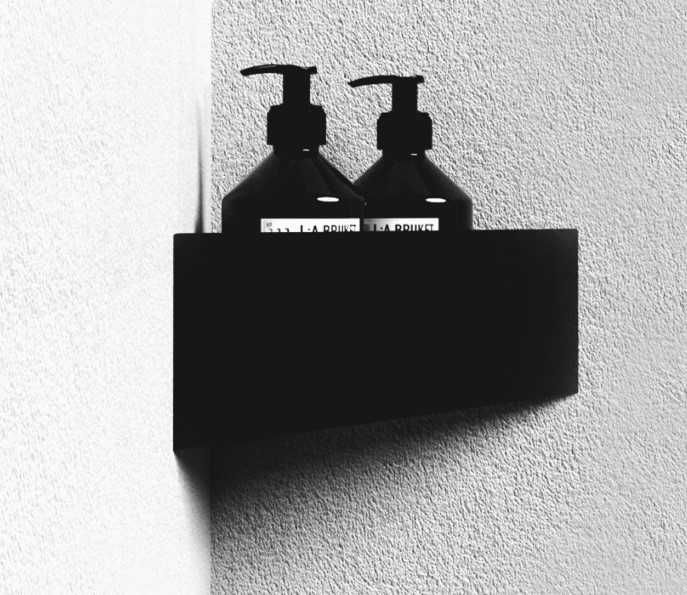 Narożna półka łazienkowa pod prysznic loftowa czarna newops