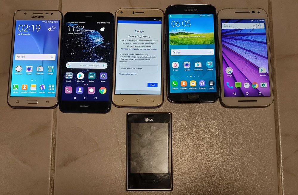 Zestaw telefonów
