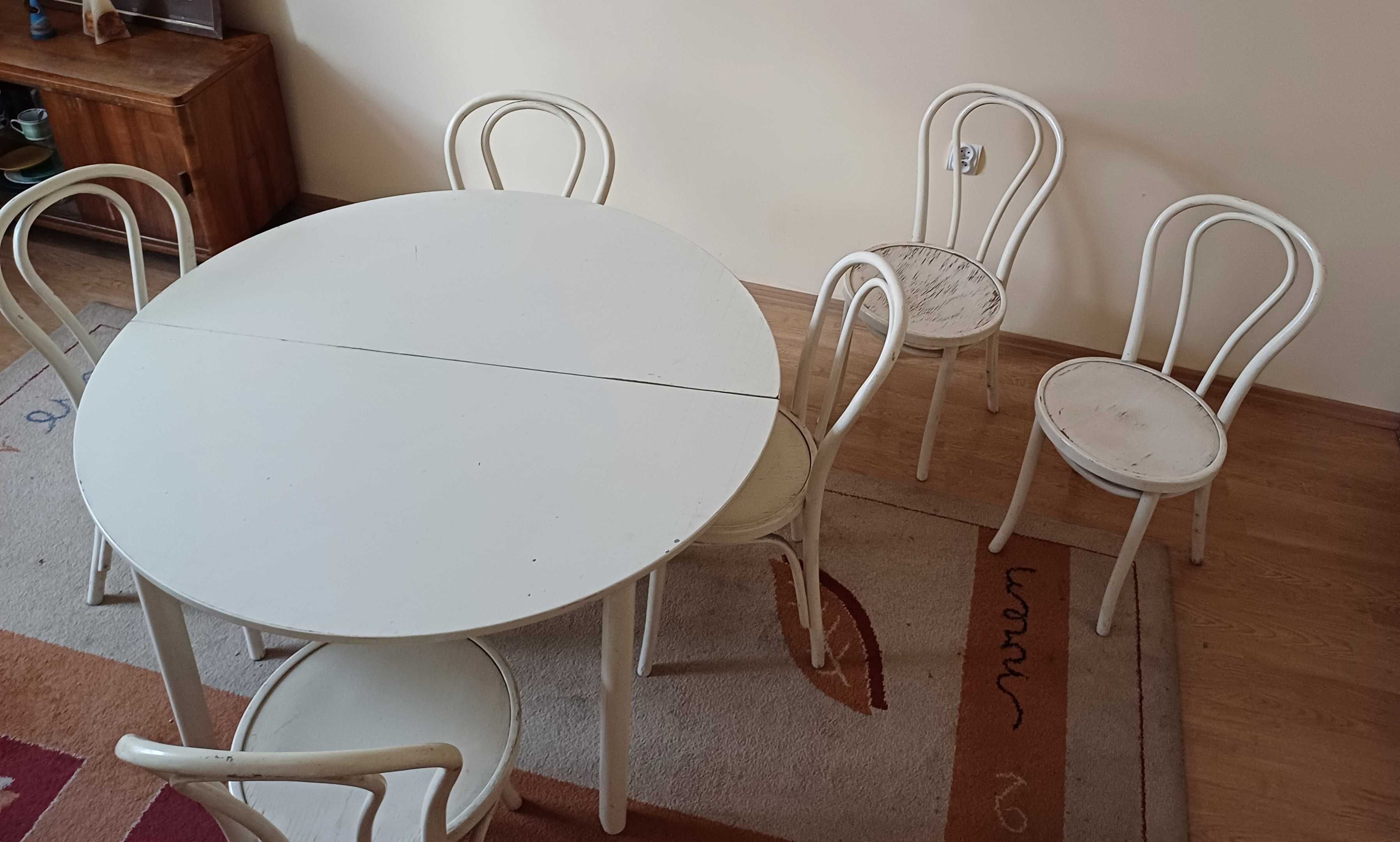 stół biały, rozkładany z krzesłami