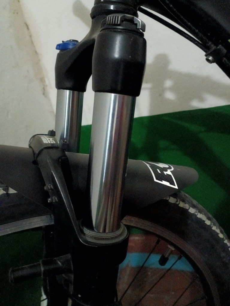 Двухпідвіс specialized myka rim 2011 року
