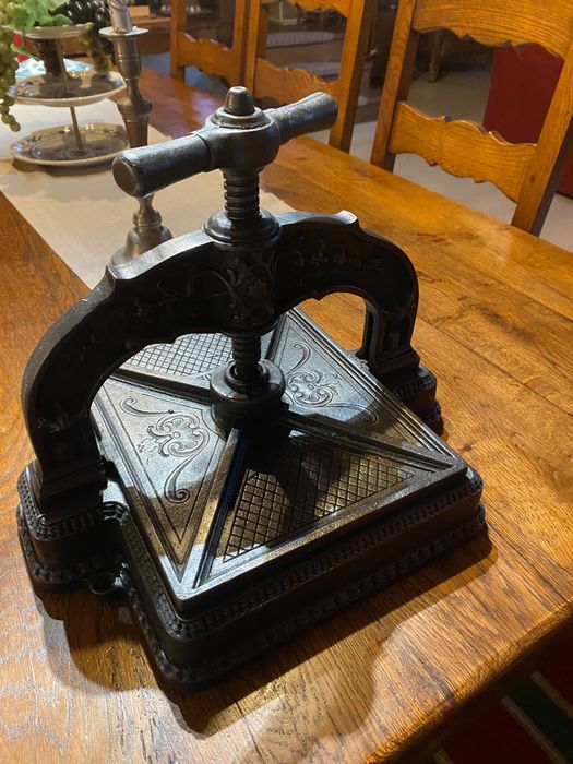 Prensa de encadernação antiga