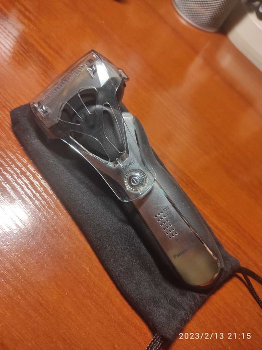 Продам электробритву Panasonic ES-RT77