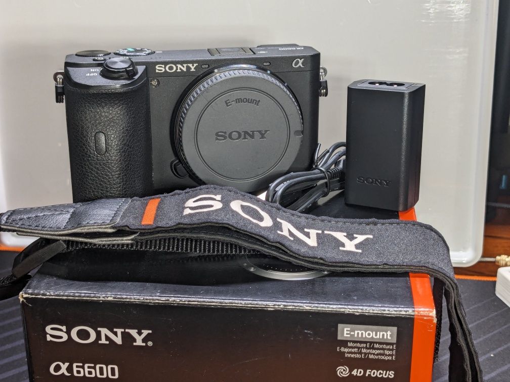 Sony Alpha A6600 (Corpo) - 24.2MP