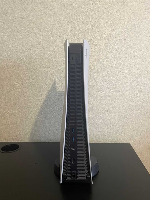 PlayStation 5 + 2 Comandos PS5 + Fone Razer Kraken Lite