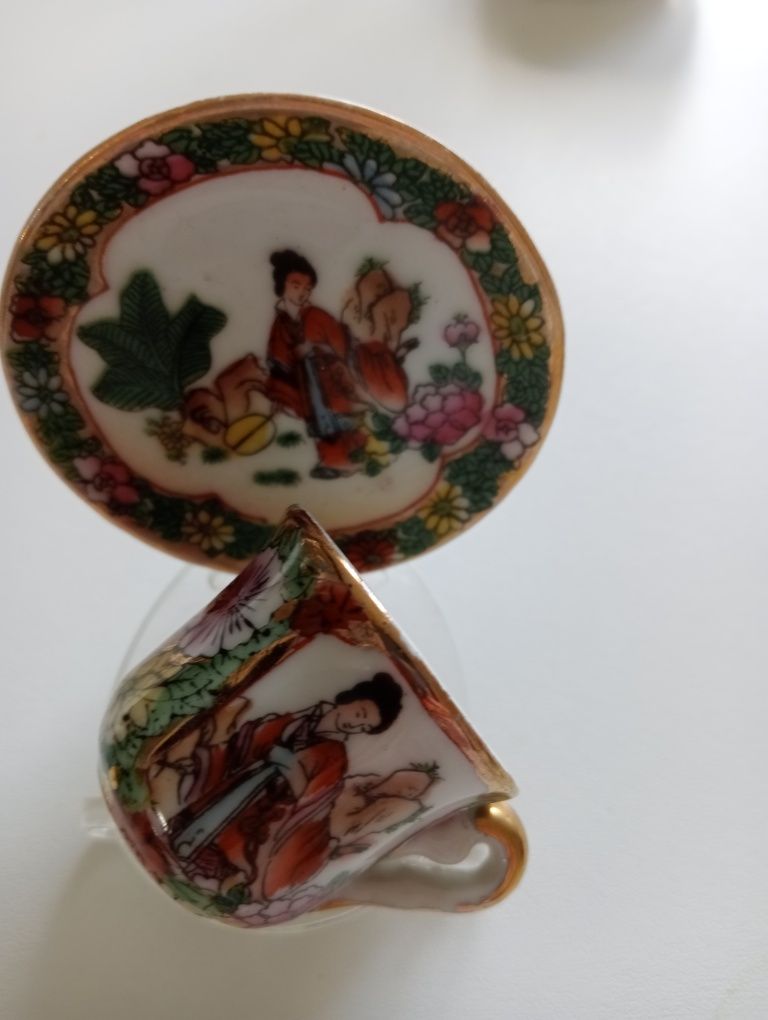 Conjuntos de prato e pires decorativos