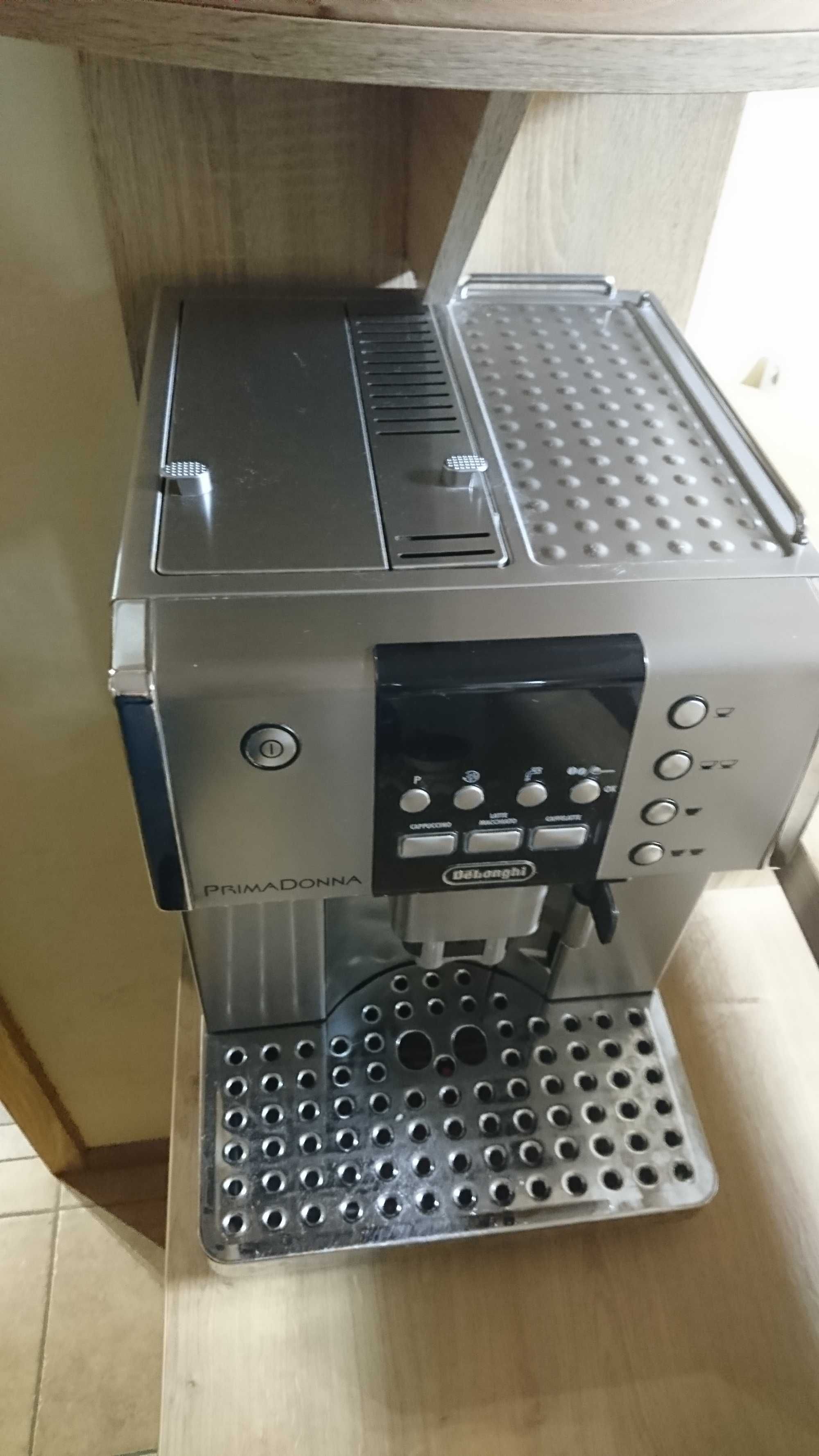 Кофемашина Delonghi 6600