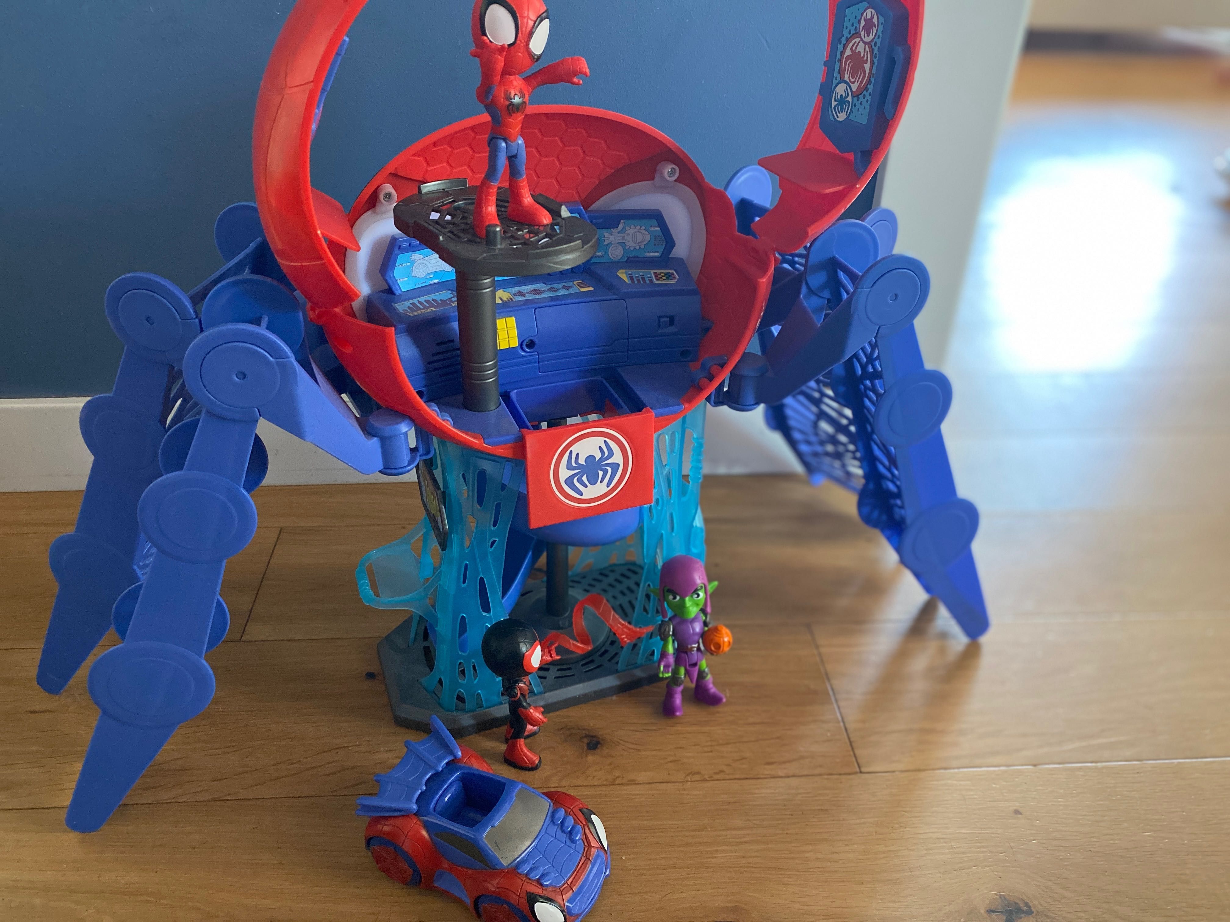 Spidey baza i super kumple
