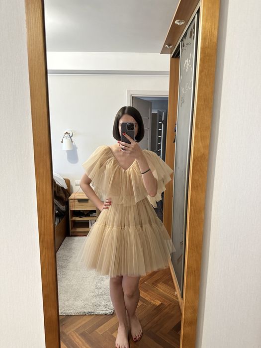 Карамельна сукня бренду Nevista