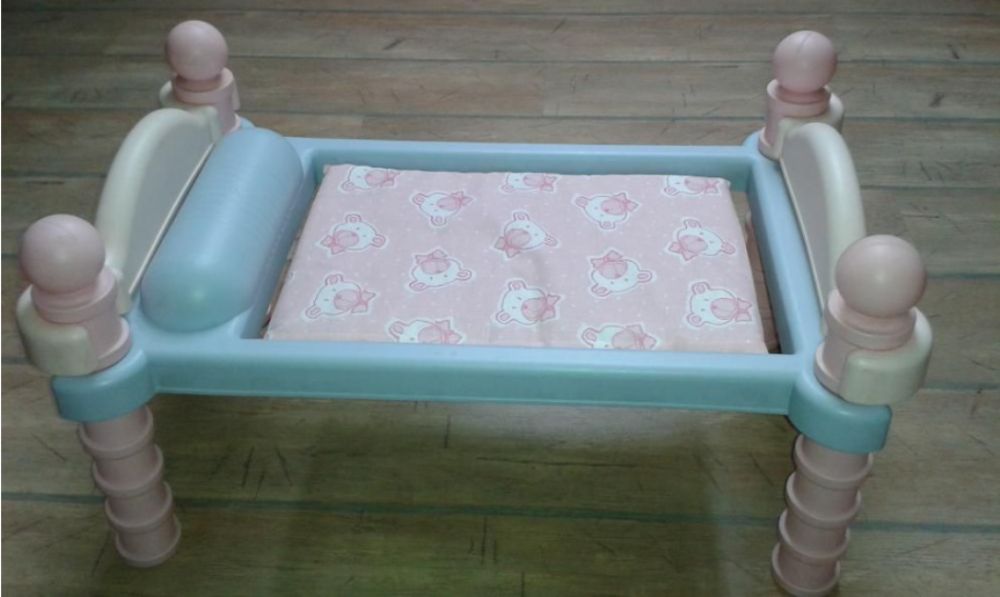 Mebelki meble dla lalek lalki maskotek - łóżeczko, toaletka, krzesełko