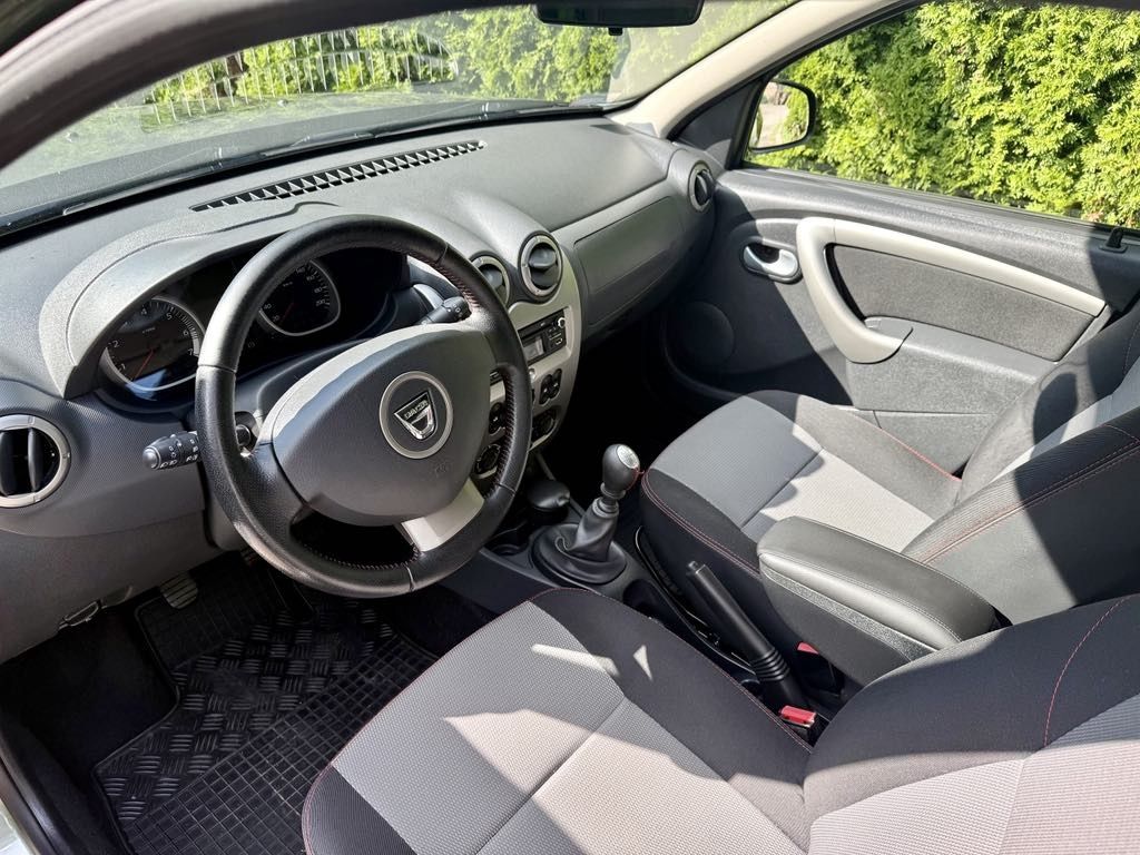 Dacia duster 2013r 1.5 dci 110km 200 tys km  laurent pakiet Of Road