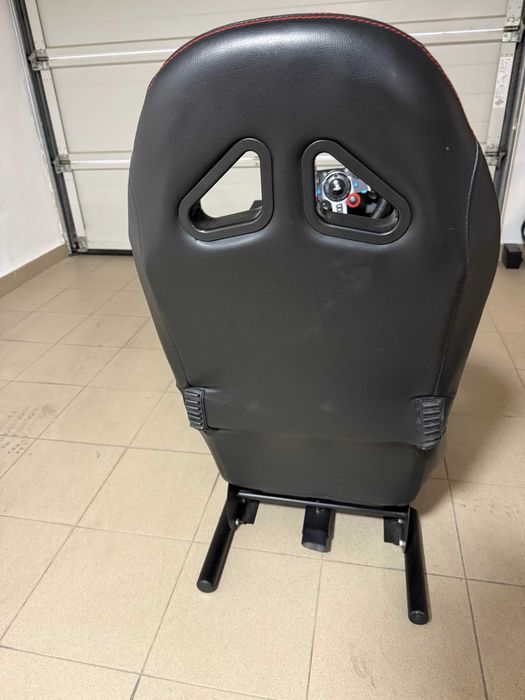 Next Level Racing Wheel Stand 2.0 com banco e Logitech G29