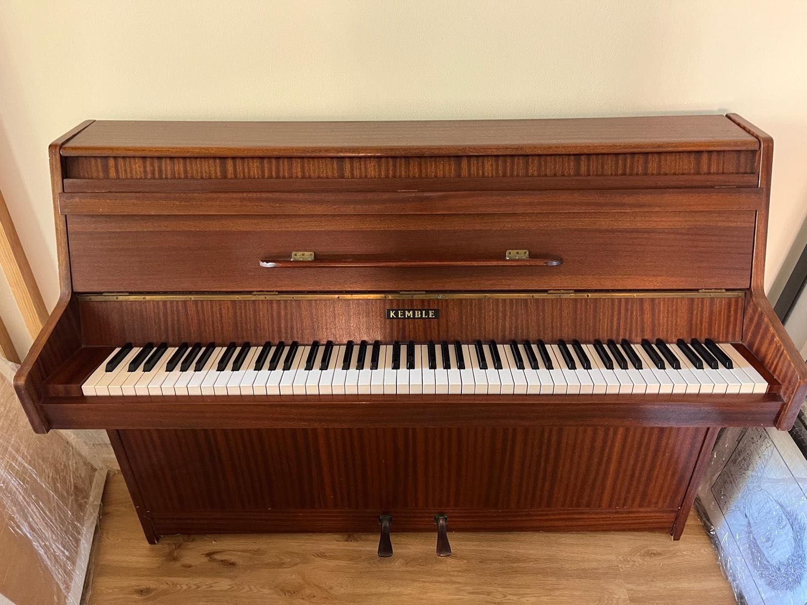 Piano Acústico Vertical em excelente estado
