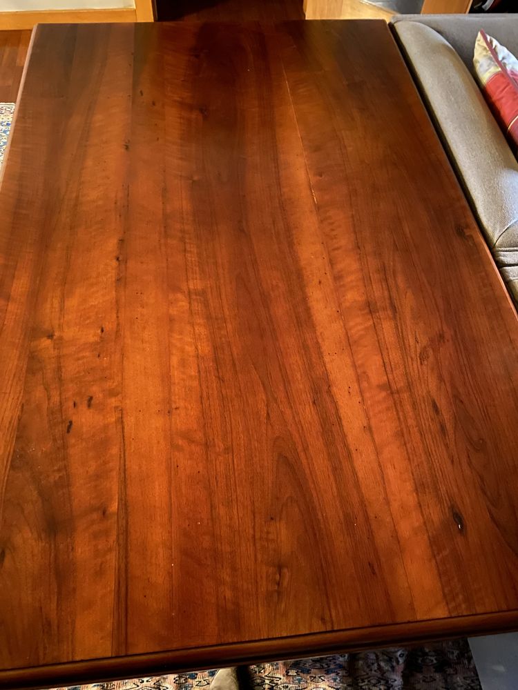 Mesa Raiz de Nogueira