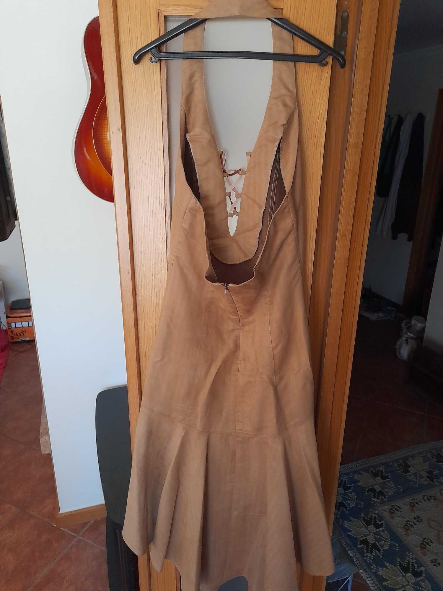 Vestido com casaco de cerimonia Americo Tavar