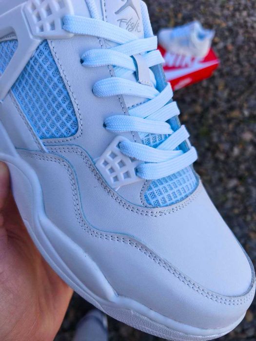 Кросівки підліткові Nike Jordan 4 Retro демісезонні розпродаж