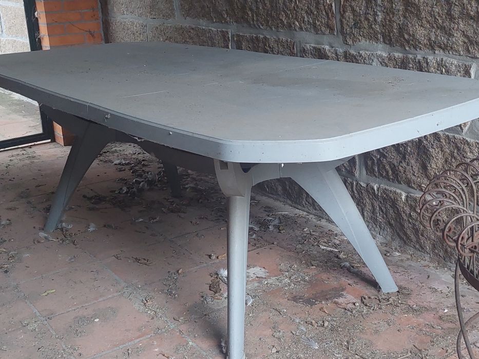 Conjunto de mesa e cadeiras de jardim