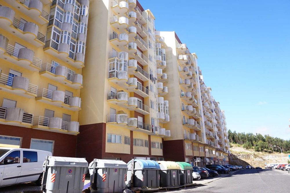 Arrenda-se T1 Rio de Mouro