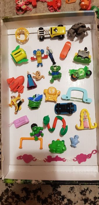 Іграшки кіндер сюрприз та макдональдс